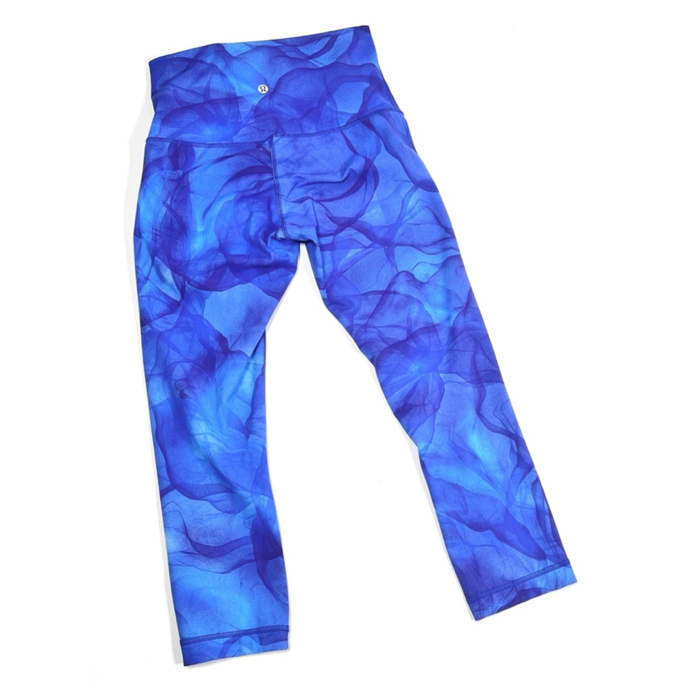 Lululemon Athletica Leggings Size 6 Abstract Blue Capri Cropped - Picture 3 of 6